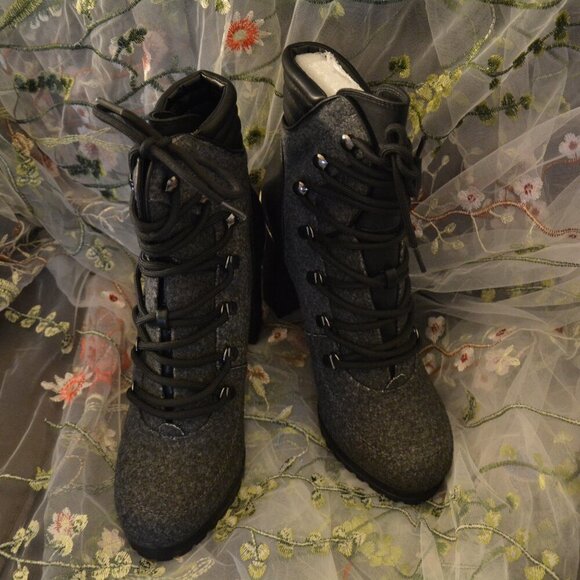 DKNY Women Lenni Lace Up Combat Bootie - Picture 10 of 10